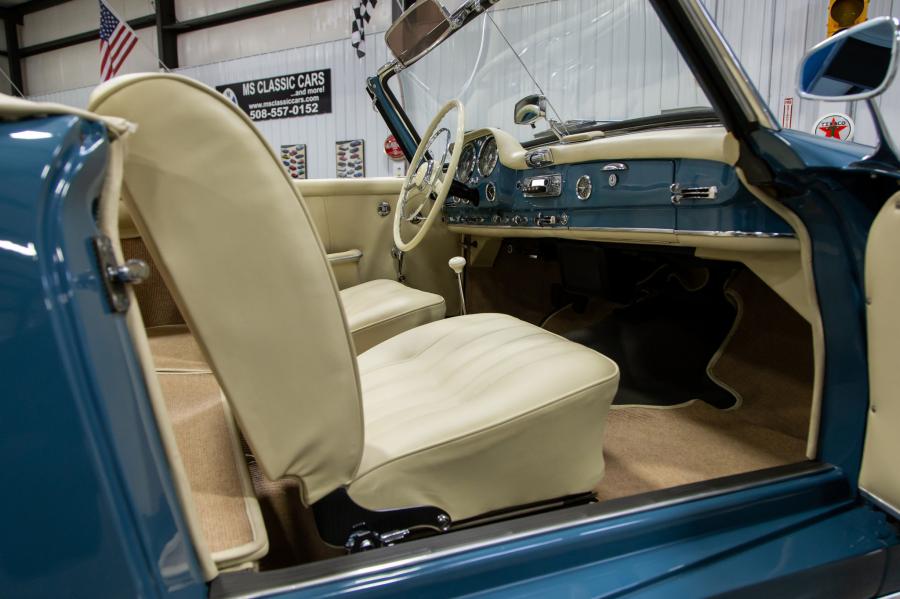 Интерьер Mercedes-Benz 190 SL (Bm.121.042) 1962 года  (фото 70 из 175)